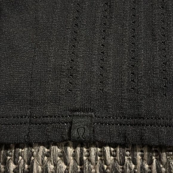 Lululemon cropped tank - Picture 3 of 6